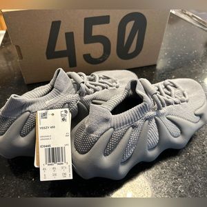 BNWT Yeezy 450